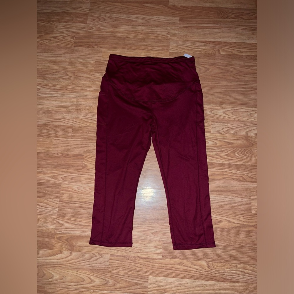 Quinee • Burgundy Maternity Crops
